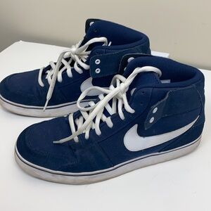 Nike || Ruckus Mid 387174-401; Size 11; Navy & White